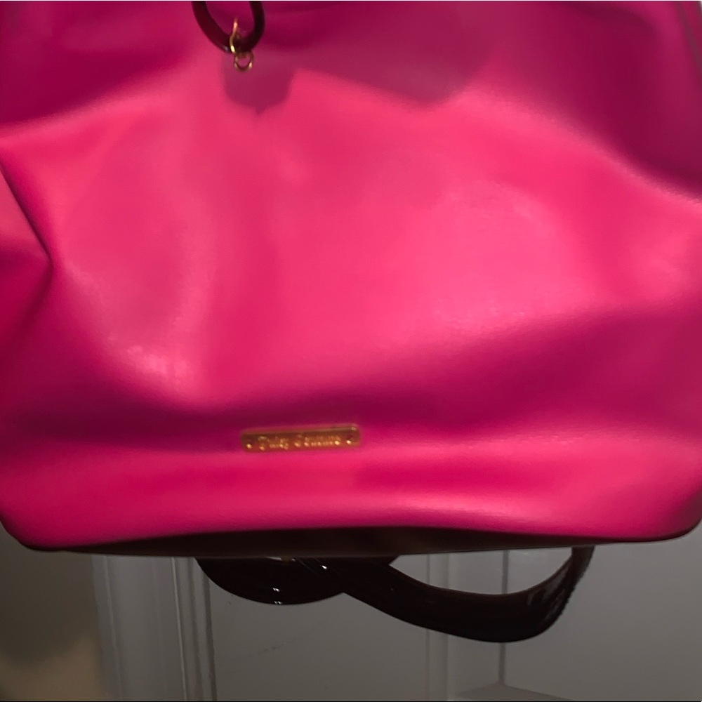 Juicy contour back pack